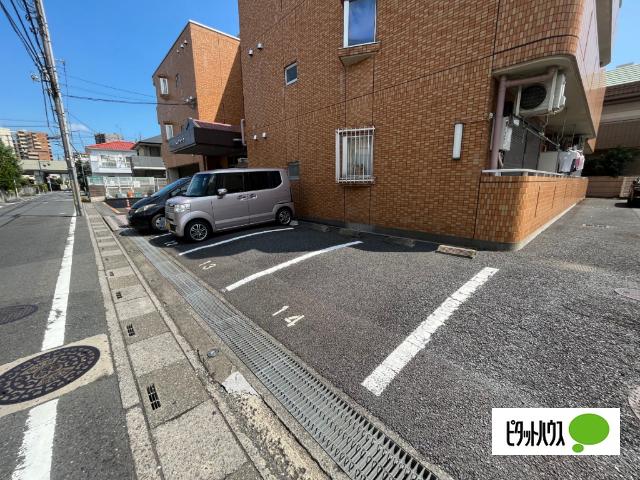 ハイツサカエ 駐車場
