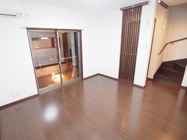 足立区古千谷本町４丁目 戸建（ＯＣ） リビング
