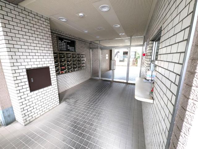 ライオンズマンション中央本町 エントランス