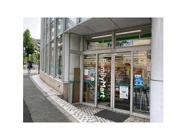 ファミリーマート藤が丘南口店：518m