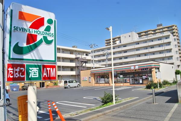 セブンイレブン鴨居1丁目店：10m