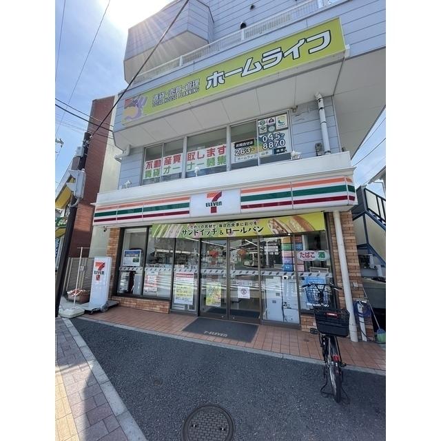 セブンイレブン横浜山手駅前店：110m