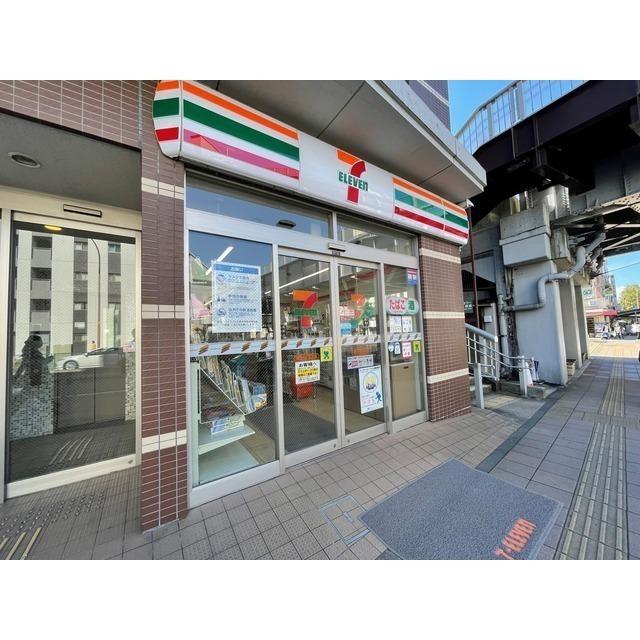 セブンイレブン横浜反町駅前店：80m
