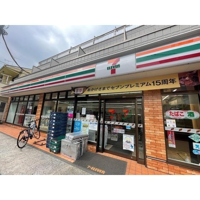 ファミリーマート神大入口店：461m