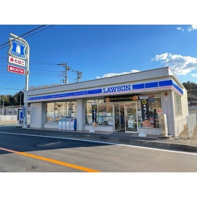 ローソン横浜名瀬町店：221m