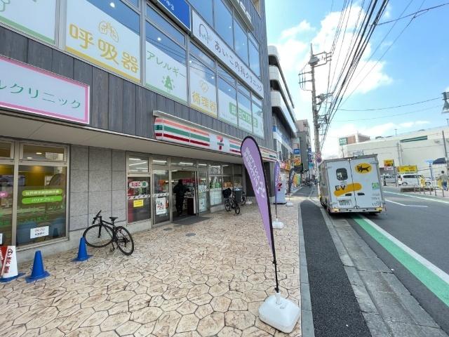 セブンイレブン横浜緑台村町店：167m