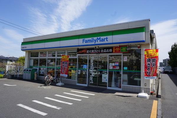 ファミリーマート荏田西四丁目店：165m