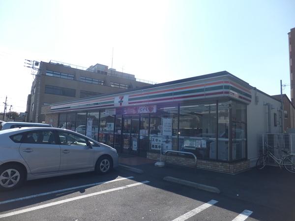セブンイレブン東名町田インター店：218m