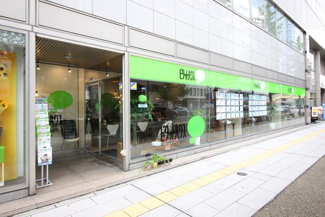 路面店なので色々な方がご来店頂けます♪