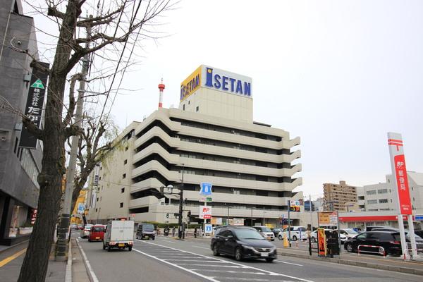 新潟伊勢丹：211m