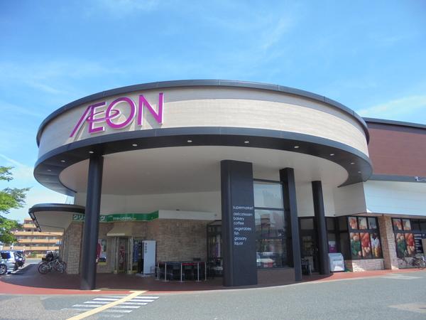 ウオロク鐙店：281m