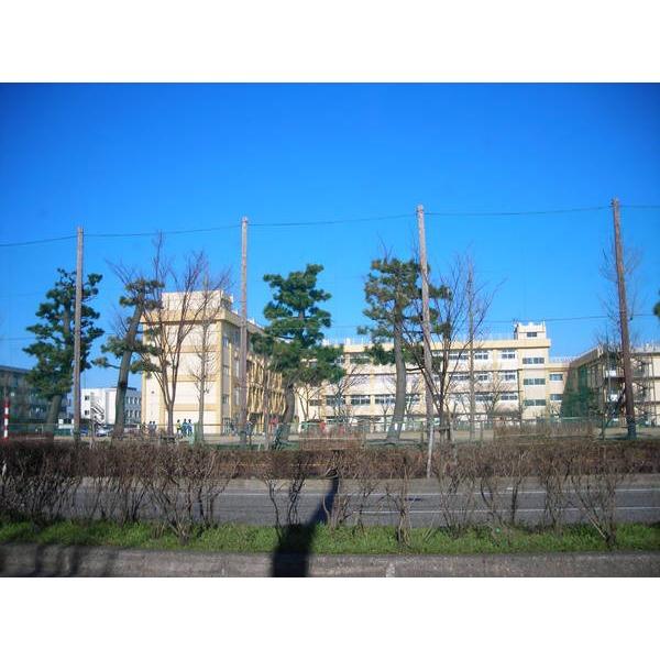 新潟市立上山小学校：1075m
