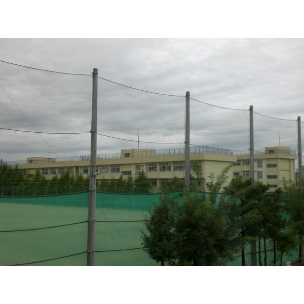 新潟市立石山中学校：1046m