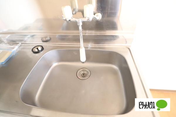 新潟市中央区紫竹山アパート キッチン