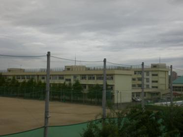 新潟市立石山中学校：1995m