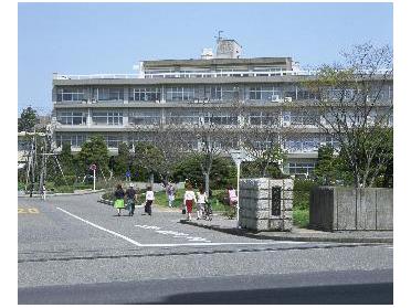 新潟市立五十嵐小学校：1067m