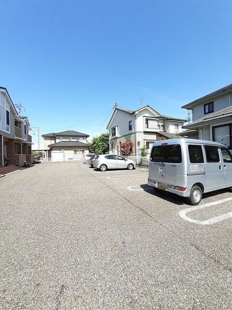 アクアノーヴァＢ（101） 駐車場