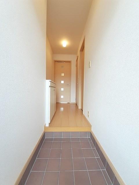 ウィステリアＡ（101） 玄関