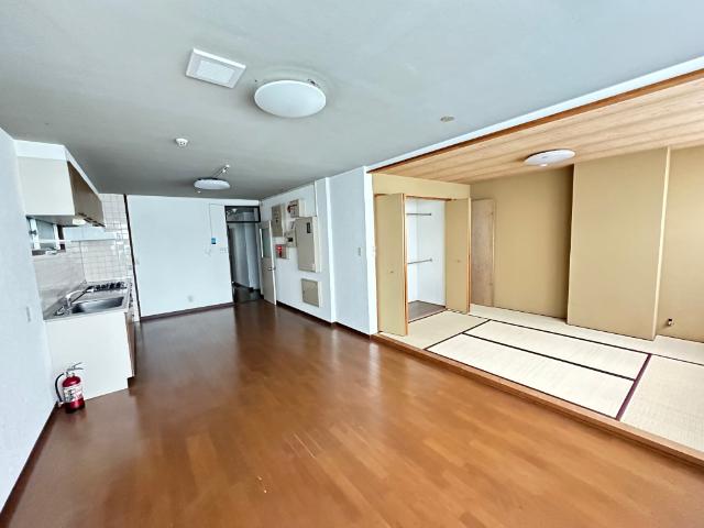 バリウスビル（3） 室内