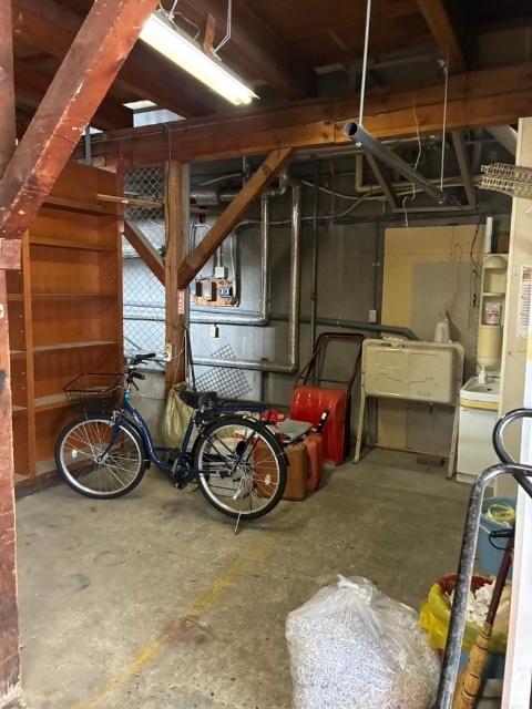 新潟市中央区川端町倉庫・収納庫 室内