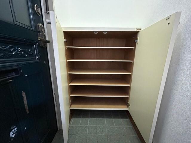 グリーンポケット江南 玄関