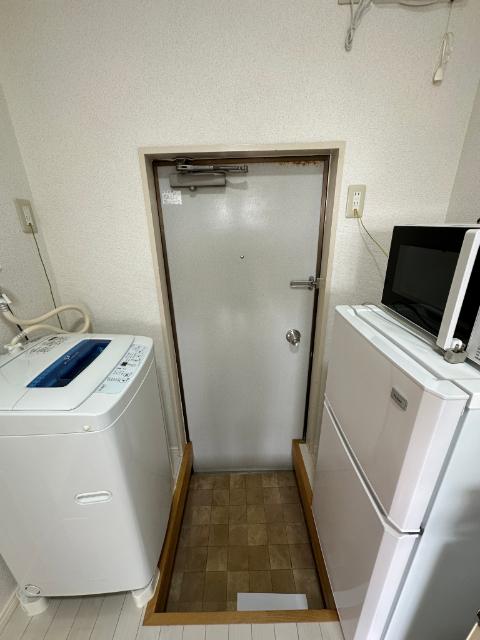 メリーズコート（101） 玄関
