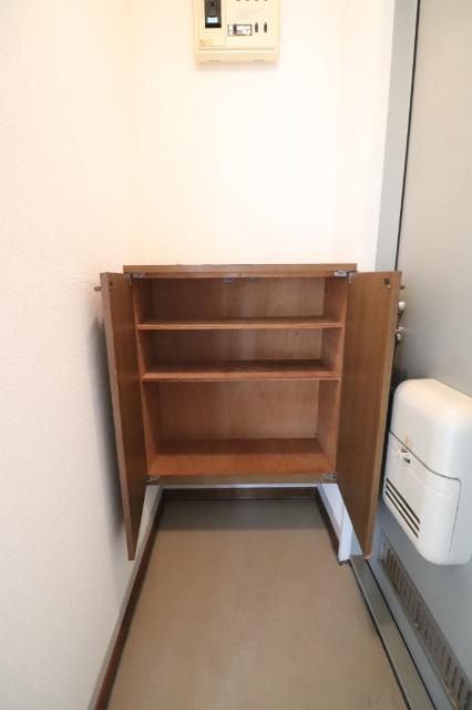 ウェルネス天神尾　B棟（102） 収納