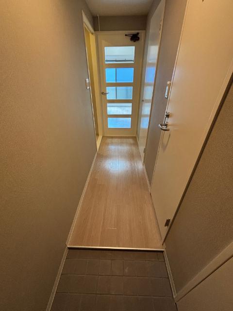 リバティープラザ本町（302） 玄関