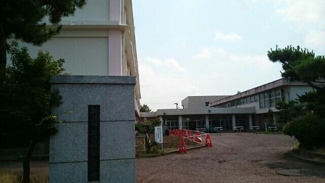 曽野木小学校：300m