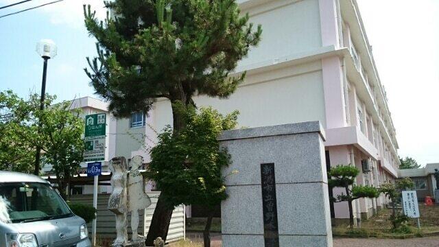 新潟市立曽野木小学校：700m