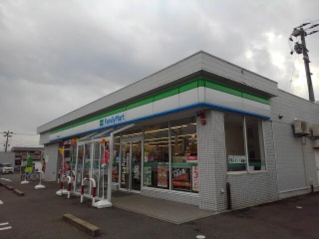 ファミリーマート 新潟逢谷内店：500m