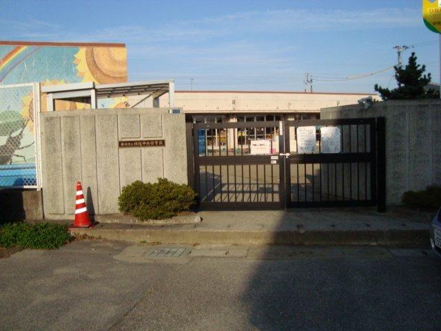 新潟市立横越中央保育園：922m