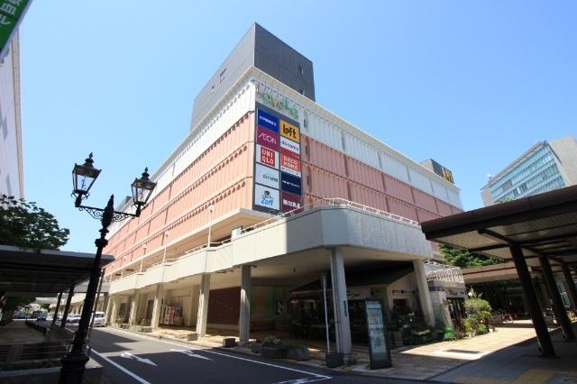 イオンスタイルラブラ万代：470m