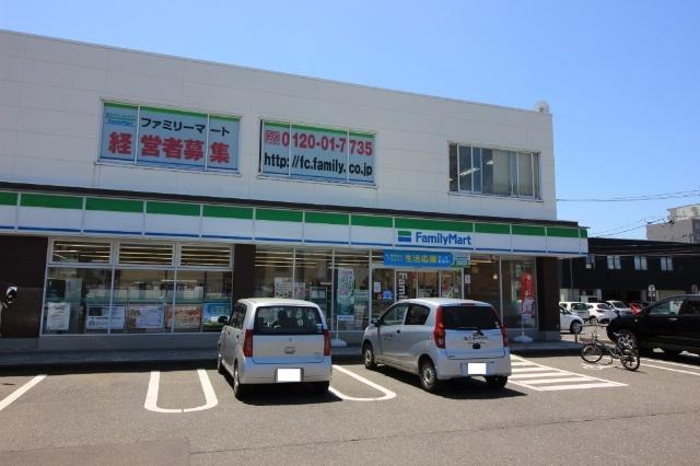 ファミリーマート新潟近江三丁目店：332m