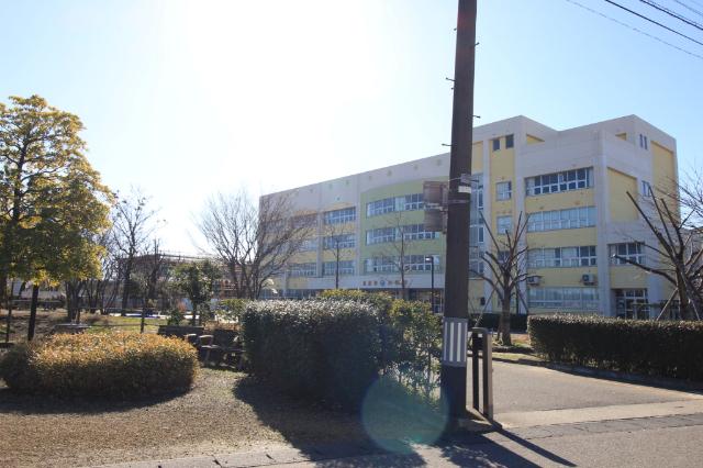 新潟市立鳥屋野小学校：1612m