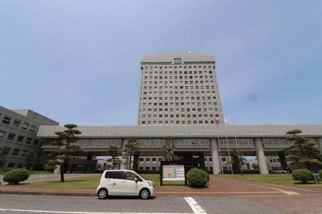 新潟県庁：1146m