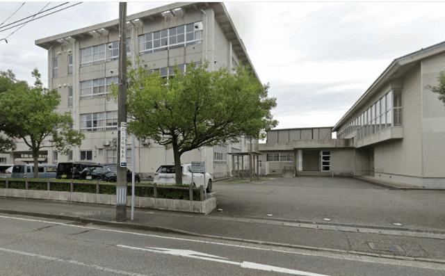 新潟市立紫竹山小学校：681m