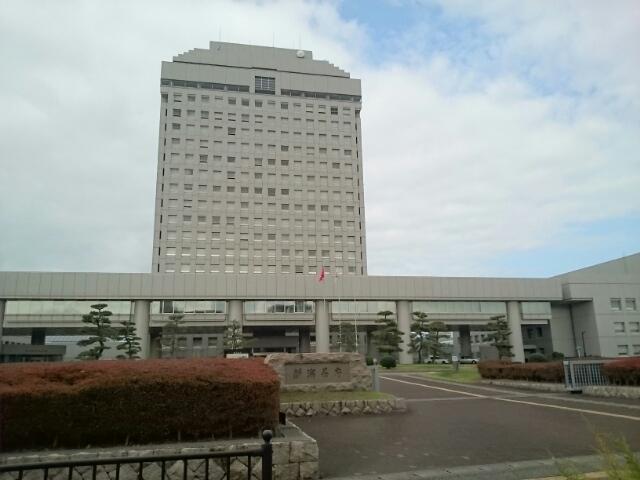 新潟県庁：2300m