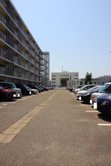 ユートピアレジデンス幸西 A棟（103） 駐車場