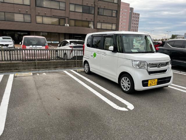 シャーメゾン新光町（108） 駐車場