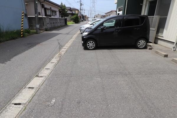 グラントム紫竹（101） 駐車場