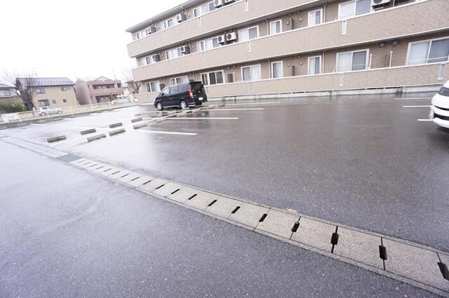 エスポワール（102） 駐車場