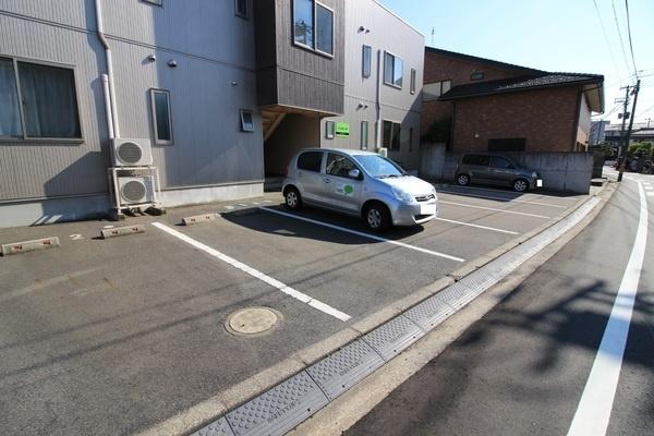 バンビーナ 駐車場