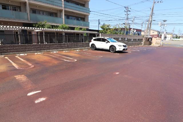 ファーストクラス神道寺（601） 駐車場