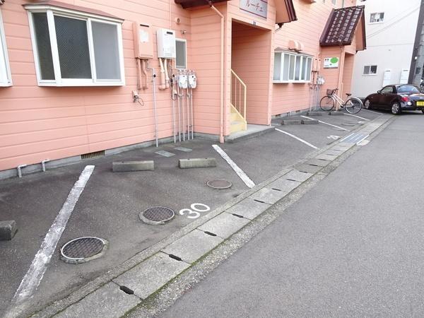 ルーチェ 駐車場