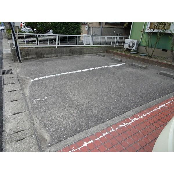 グリーンポケット江南 駐車場