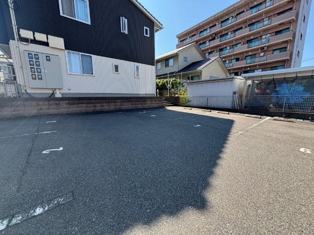 コリーヌ（105） 駐車場