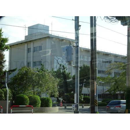 新潟市立紫竹山小学校：335m