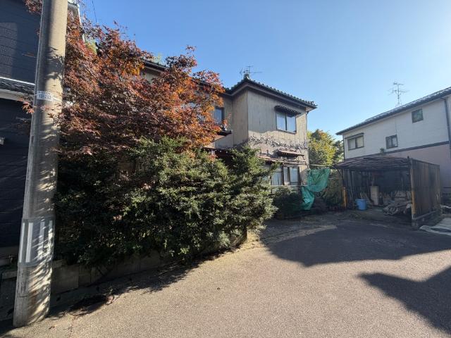 現在古家あり　契約後解体更地引渡し