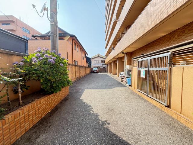 ダイアパレス古町 駐車場